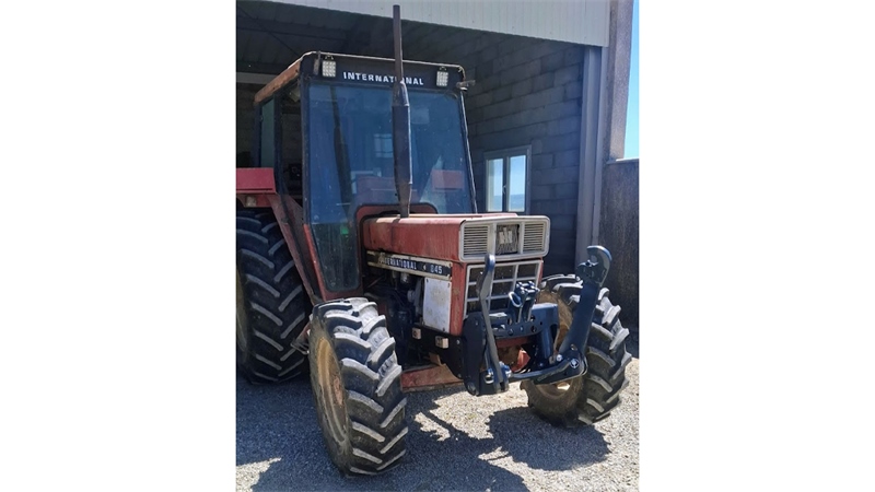 PRIEKŠĒJĀ UZKARE TRAKTORAM CAT. 2 1500 KG