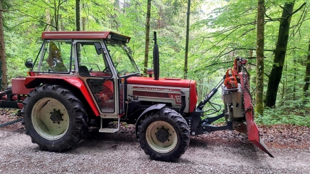 PRIEKŠĒJĀ UZKARE TRAKTORAM CAT. 2 1500 KG