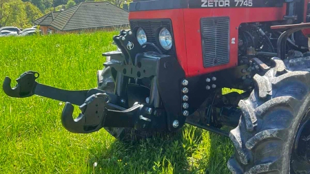PRIEKŠĒJĀ UZKARE TRAKTORAM CAT. 2 1500 KG