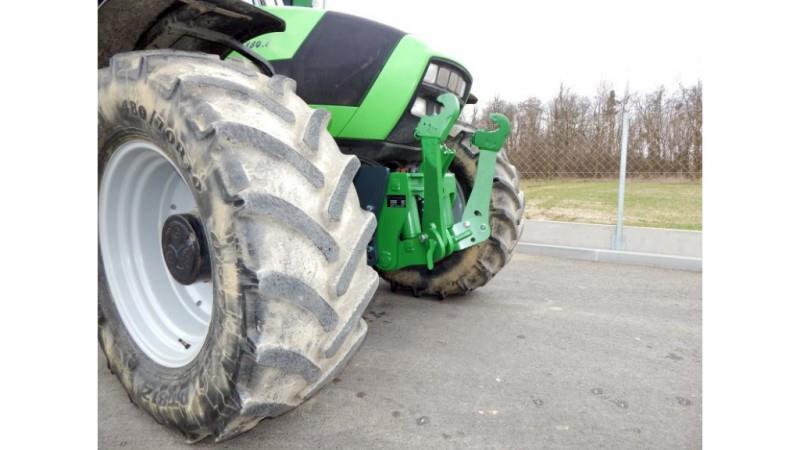 UNIVERZÁLNY KIT PRE HYDRAULICKÝ ČELNÝ NAKLADAČ 3. KATEGÓRIA PRE TRAKTOR 2250kg